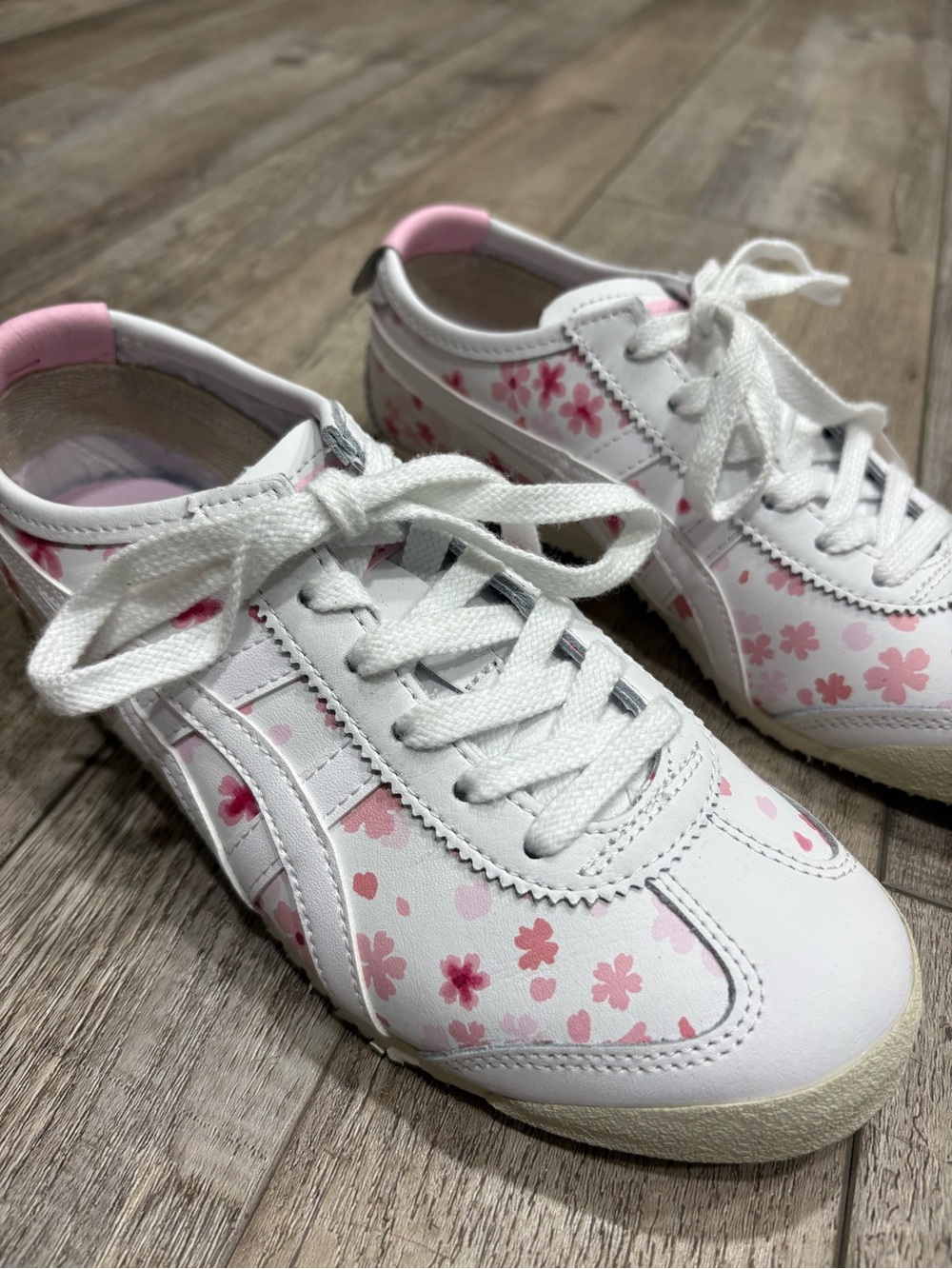 Onitsuka Tiger MEXICO 66 Floral Printed Low-Top Sneakers